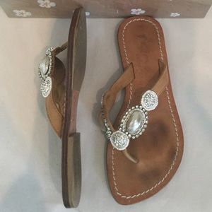 👆Skemo Shell & Rhinestone Sandle